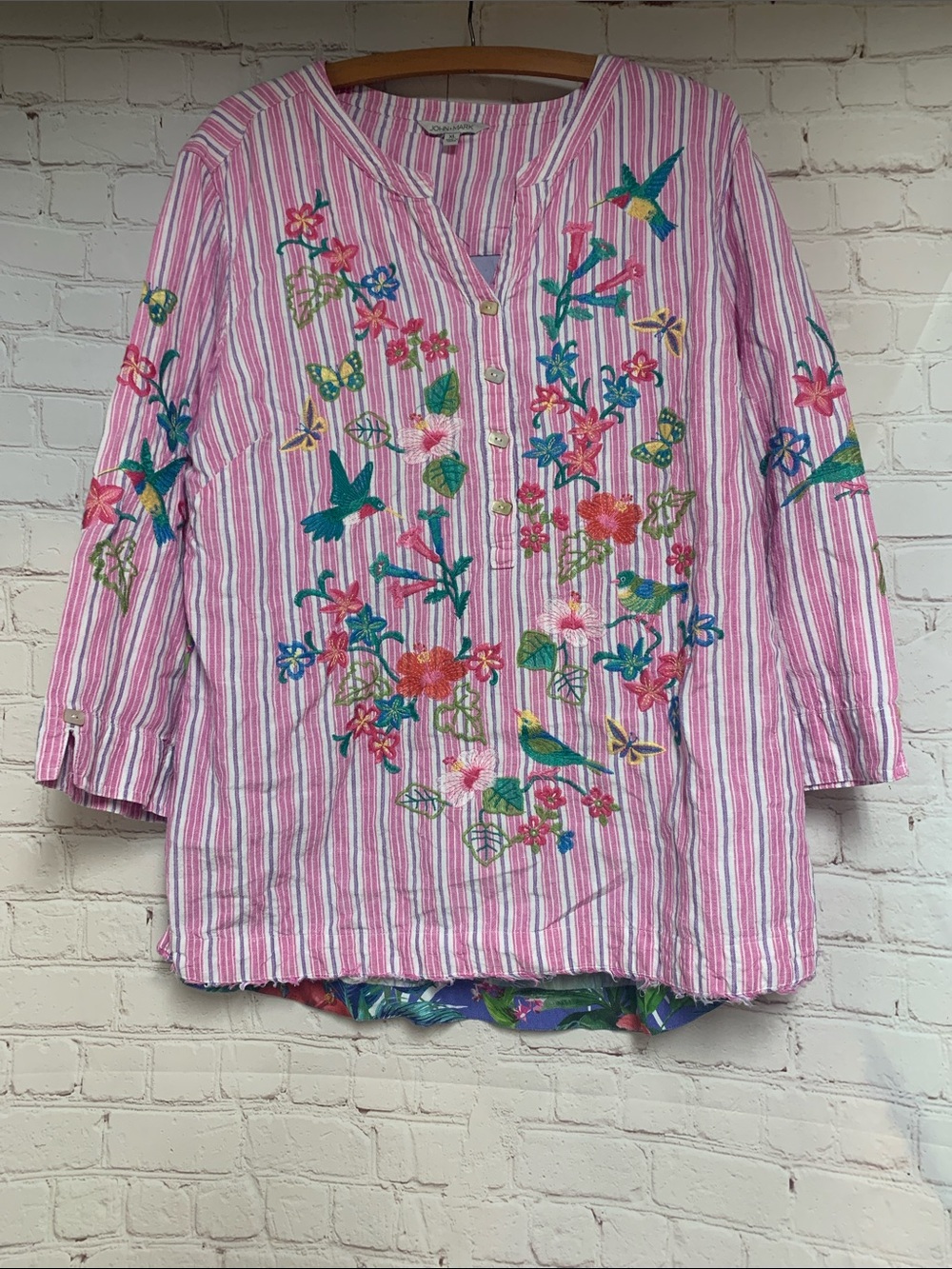 John Mark Linen Embroidered Top Size XL
